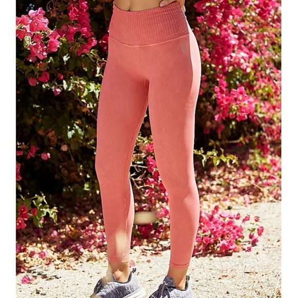Free People Movement High Rise Good Karma Leggings Pomelo Size M/L - Picture 1 of 11